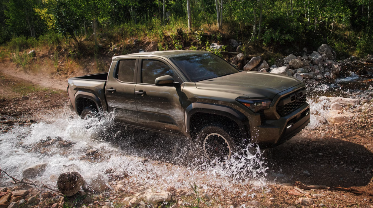 Toyota Tacoma vs Chevy Colorado