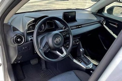 2020 Toyota Yaris Hatchback LE