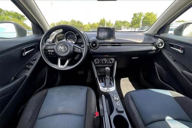 2020 Toyota Yaris Hatchback LE