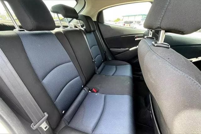 2020 Toyota Yaris Hatchback LE