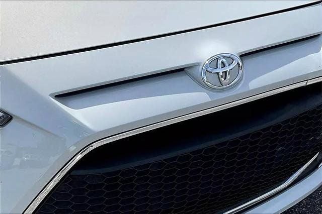 2020 Toyota Yaris Hatchback LE