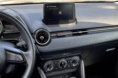 2020 Toyota Yaris Hatchback LE