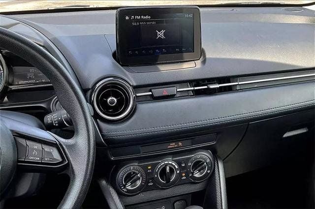 2020 Toyota Yaris Hatchback LE