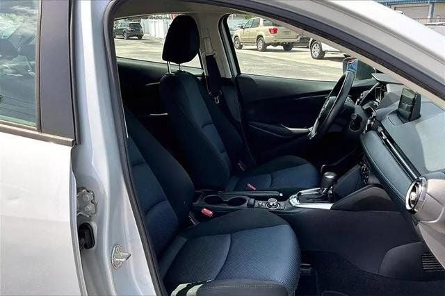 2020 Toyota Yaris Hatchback LE