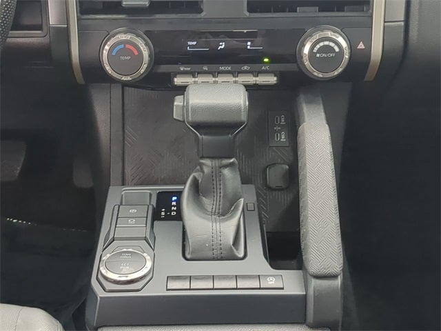 2024 Toyota TACOMA SR5 SR5