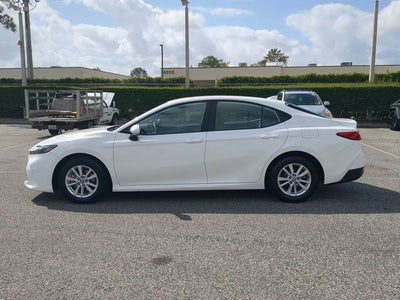 2025 Toyota CAMRY LE