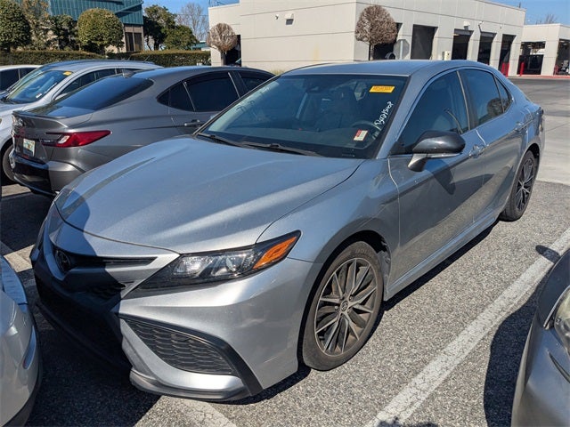 2022 Toyota CAMRY SE