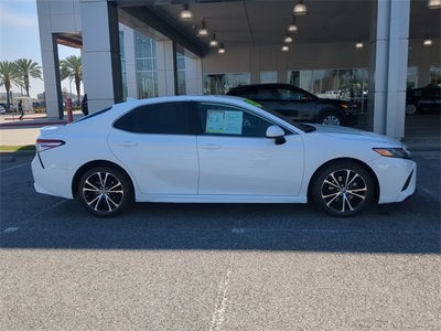 2020 Toyota CAMRY SE