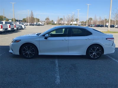 2020 Toyota CAMRY SE