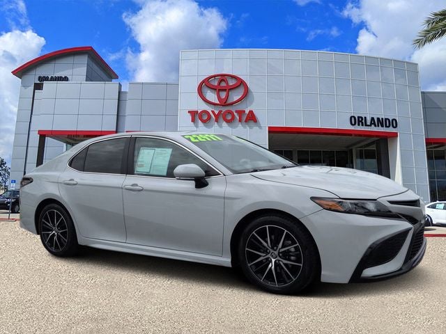 2023 Toyota Camry Hybrid SE