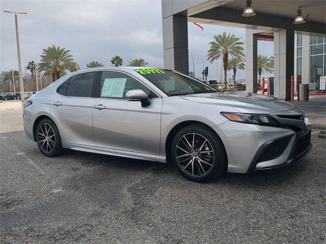 2024 Toyota CAMRY SE