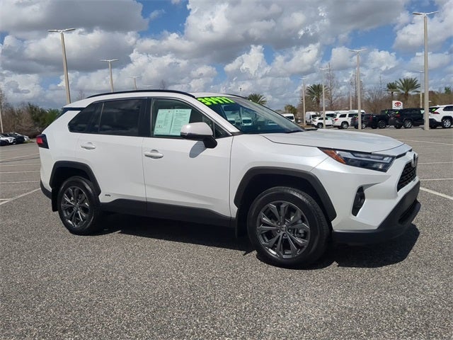 2025 Toyota RAV4 HYBRID XLE Premium