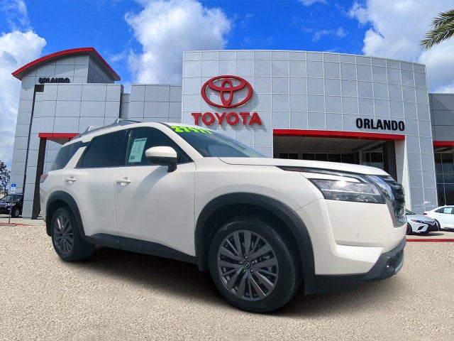 2024 Nissan Pathfinder SL