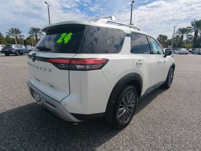 2024 Nissan Pathfinder SL