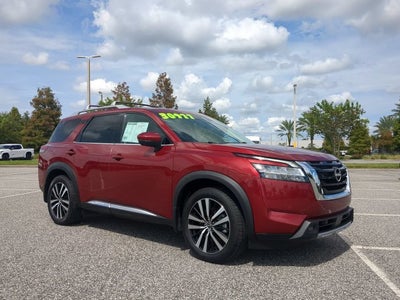 2023 Nissan Pathfinder Platinum
