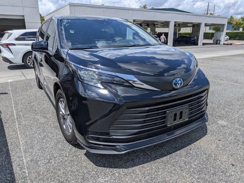 2025 Toyota Sienna LE 8 Passenger