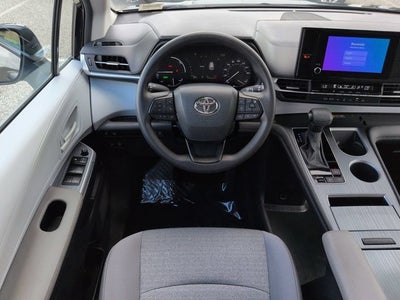 2025 Toyota Sienna LE 8 Passenger