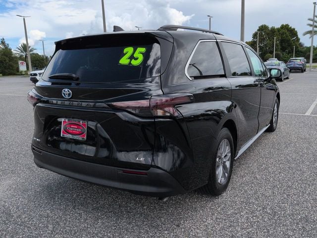 2025 Toyota Sienna LE 8 Passenger