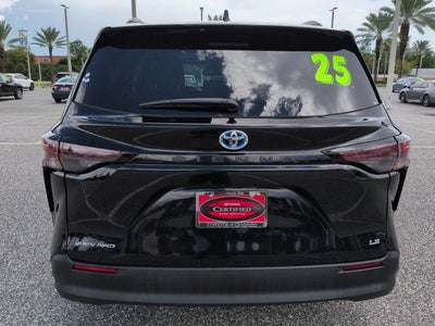 2025 Toyota Sienna LE 8 Passenger