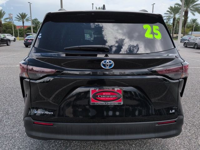2025 Toyota Sienna LE 8 Passenger