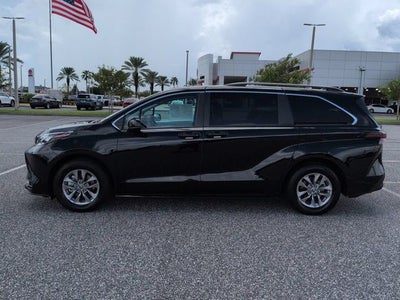 2025 Toyota Sienna LE 8 Passenger