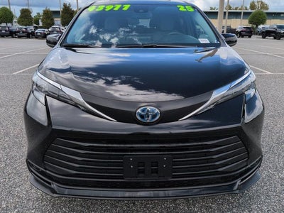 2025 Toyota Sienna LE 8 Passenger