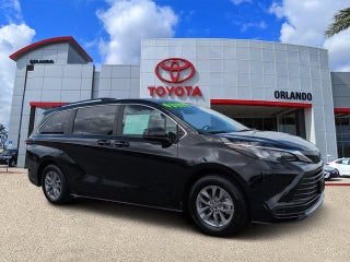 2025 Toyota Sienna LE 8 Passenger