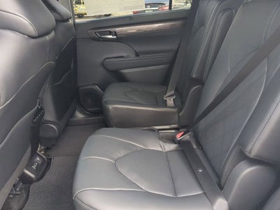 2026 Toyota Highlander Hybrid Platinum