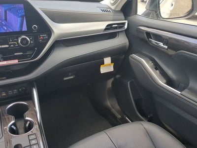 2026 Toyota Highlander Hybrid Platinum