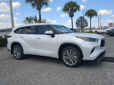 2026 Toyota Highlander Hybrid Platinum
