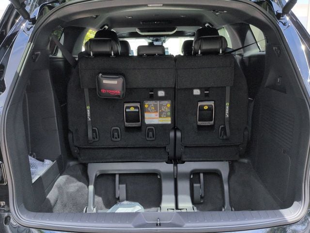 2026 Toyota Sienna Platinum 7 Passenger