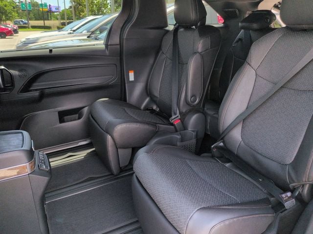 2026 Toyota Sienna Platinum 7 Passenger