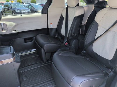 2026 Toyota Sienna Platinum 7 Passenger