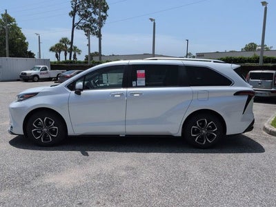 2026 Toyota Sienna Platinum 7 Passenger