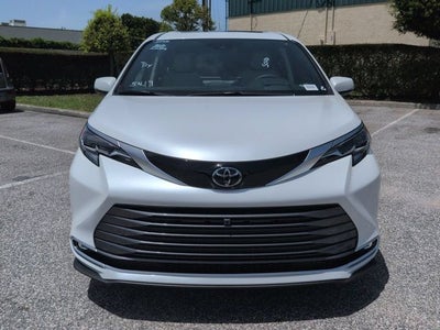2026 Toyota Sienna Platinum 7 Passenger