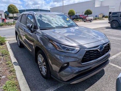 2024 Toyota Highlander Hybrid Platinum