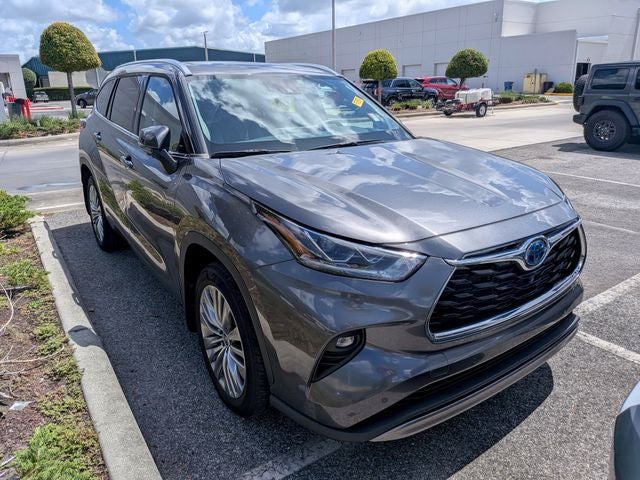 2024 Toyota Highlander Hybrid Platinum