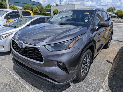 2024 Toyota Highlander Hybrid XLE