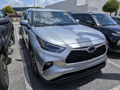 2023 Toyota Highlander XLE