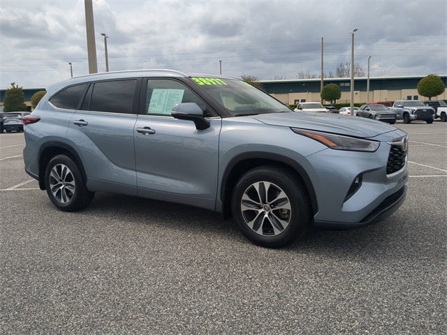 2024 Toyota HIGHLANDER XLE