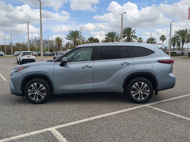 2024 Toyota HIGHLANDER XLE