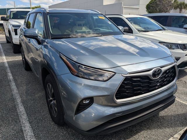2023 Toyota HIGHLANDER XLE
