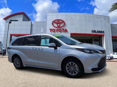 2025 Toyota Sienna LE 8 Passenger