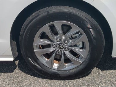 2024 Toyota SIENNA LE LE 8 Passenger