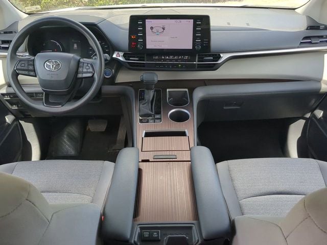 2024 Toyota SIENNA LE LE 8 Passenger