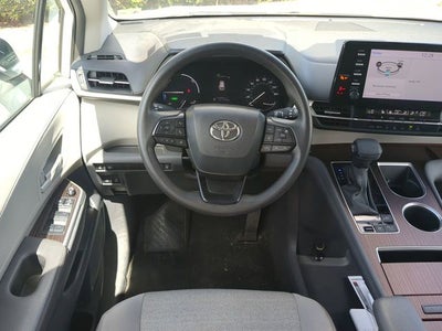 2024 Toyota SIENNA LE LE 8 Passenger