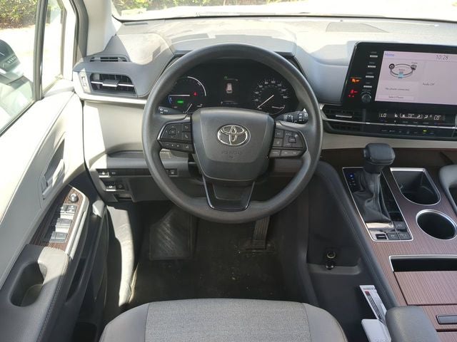 2024 Toyota SIENNA LE LE 8 Passenger