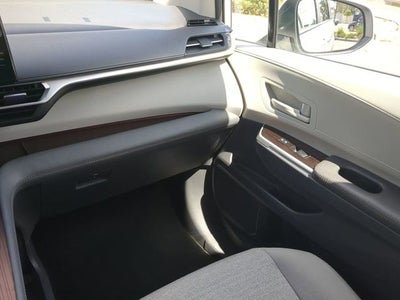 2024 Toyota SIENNA LE LE 8 Passenger