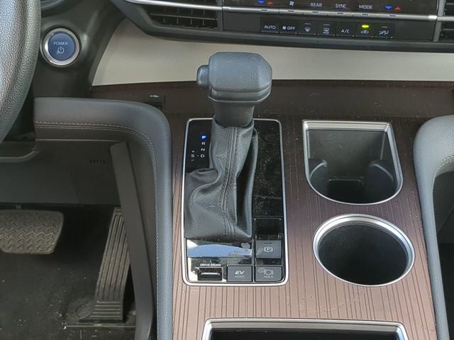 2024 Toyota SIENNA LE LE 8 Passenger