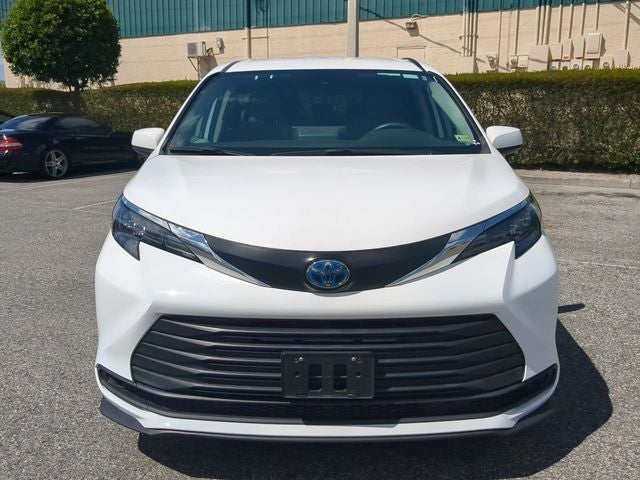 2024 Toyota SIENNA LE LE 8 Passenger